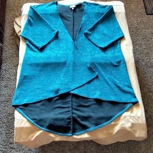 Small Elegant Lindsay